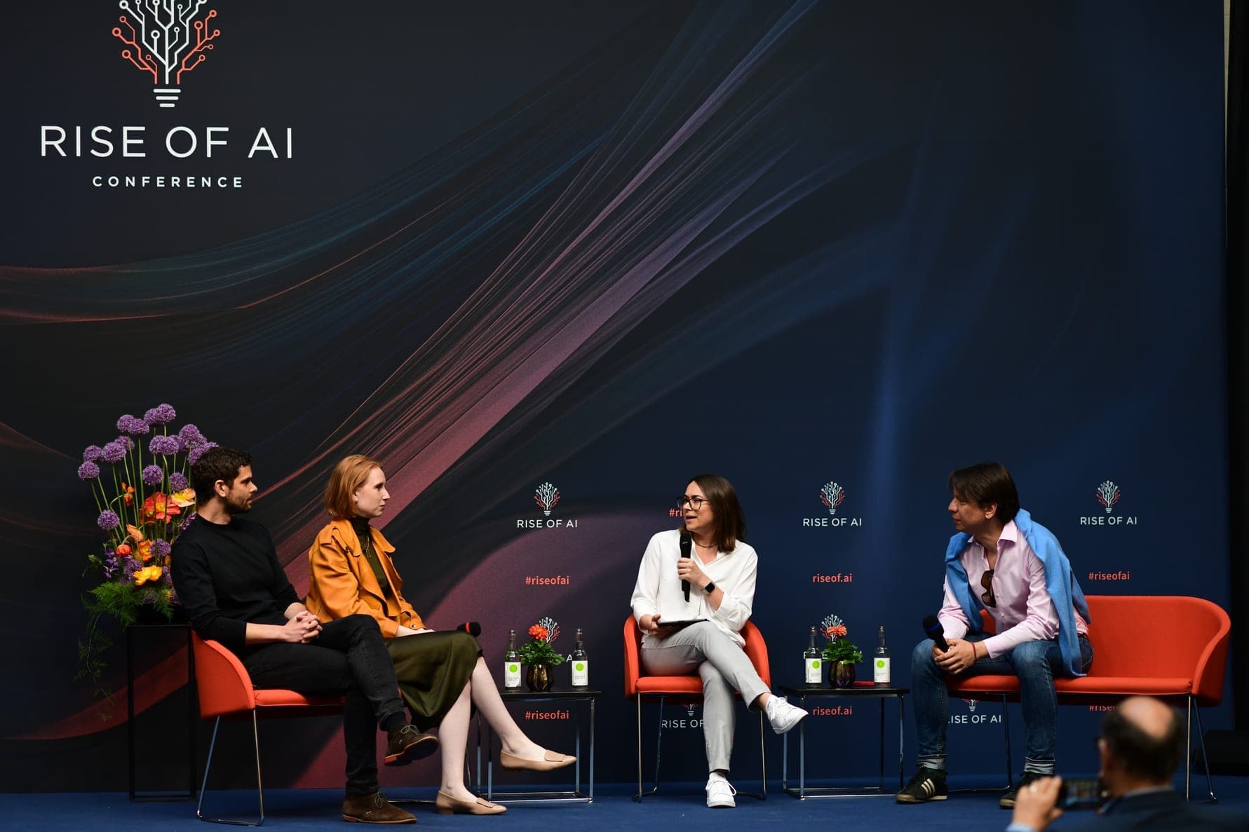 Florale Installation bei der Rise of AI Konferenz in Berlin