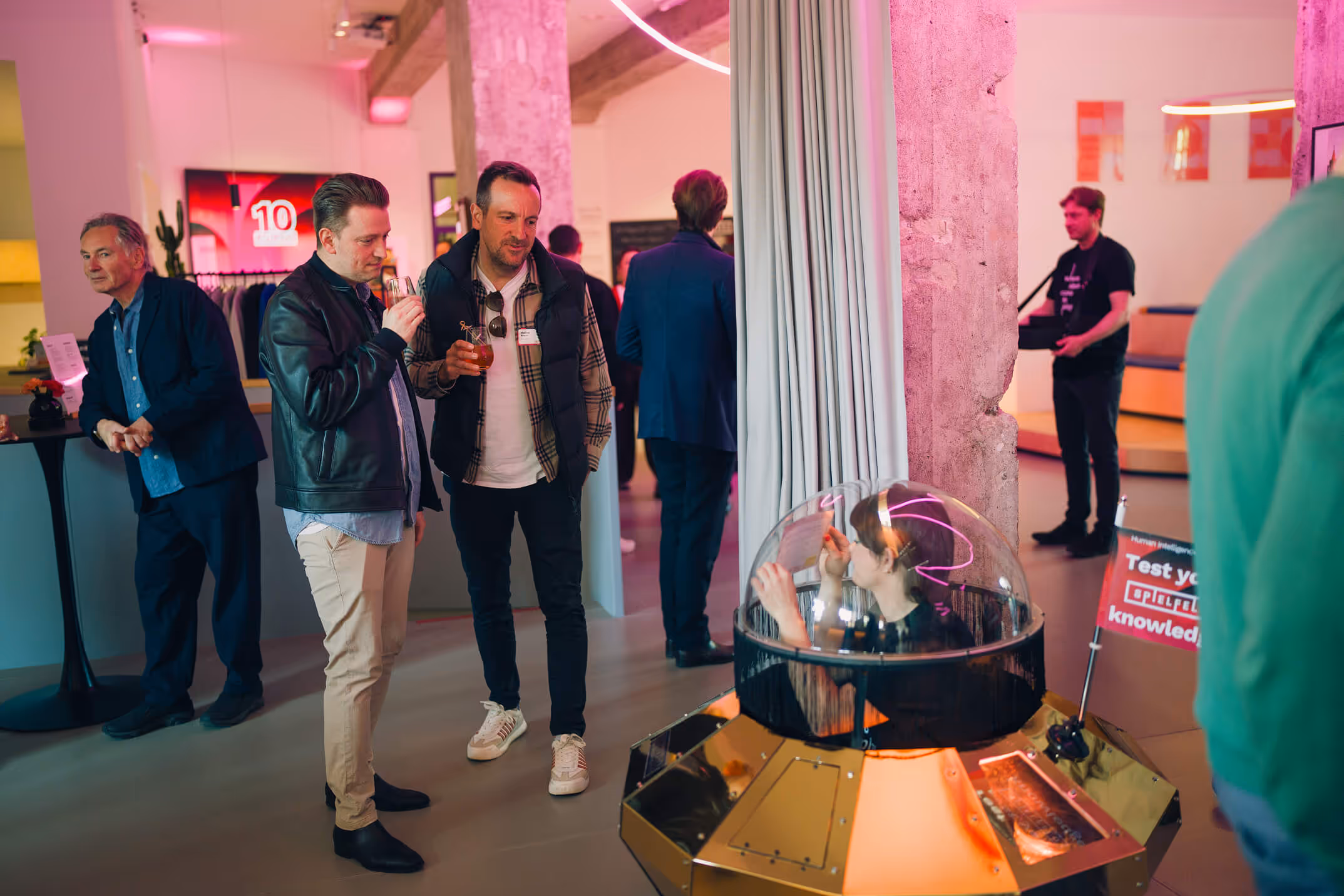 Spielfeld 10 Jahre – Lichtinstallation Impression