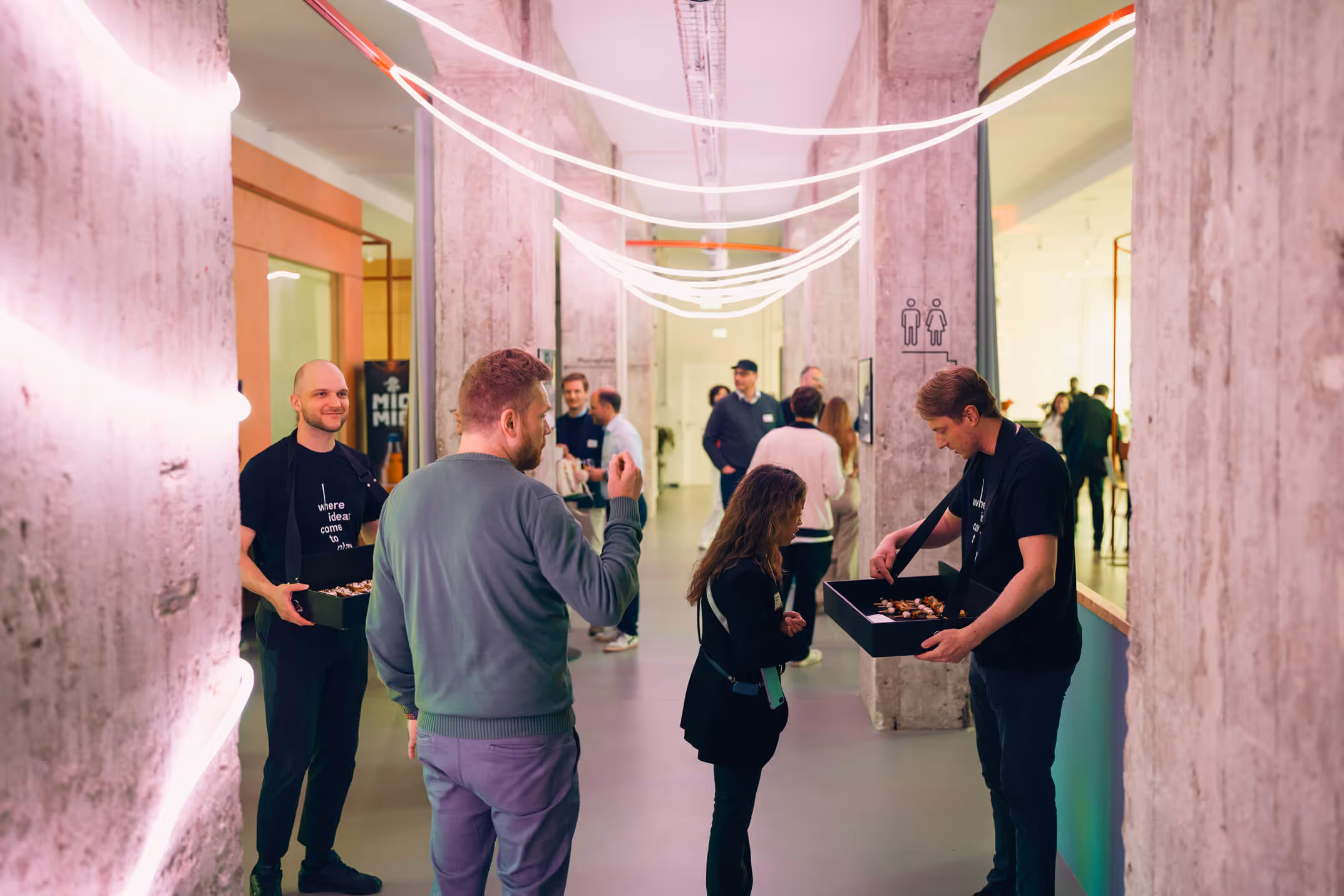 Spielfeld 10 Jahre – Lichtinstallation Impression